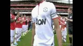 Arsenal team giving guard of honour to Man Utd