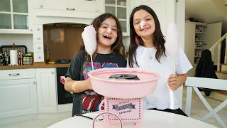 Masal and Öykü play with a cotton candy maker - fun kids video