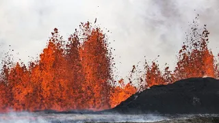 Dramatische Bilder! Vulkan auf Island schleudert Lava in die Luft