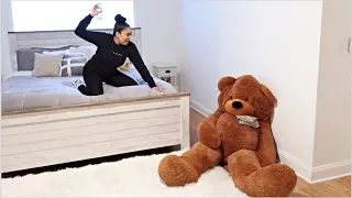 GIANT TEDDY BEAR PRANK ON GIRLFRIEND! *Hilarious*