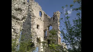 An abandoned ruin of Lindek Castle