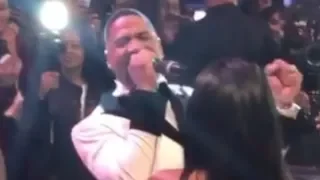 Stevie J. singing his face off and sernading a fan! AMAZING VOCALS