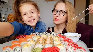 Роллы🍣Rolls/Мукбанг/Наше приобретение🤗делимся с Вами, что-то с дикцией у меня🙄Приветы Вам👋