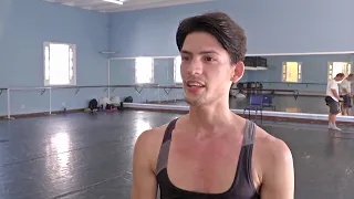 Кубинский танцор вернулся на сцену, переболев синдромом Гийена-Барре