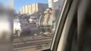 В Казани в результате массовой аварии перевернулся внедорожник