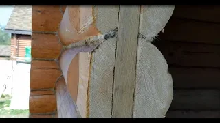 Плавающая окосячка окон в деревянном доме. Как врезать окна в сруб из бревна и бруса правильно.