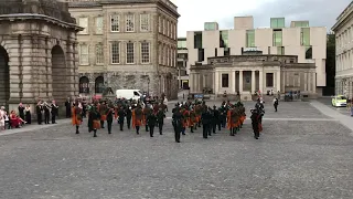 Band of the Royal Irish Regt Pipes Drums of the Irish Regt of the SA Army Trinity College Dublin 5