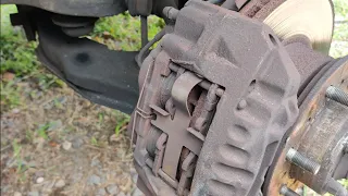 #4RUNNER 1992 How to replace front brake pads with 4 pistons calipers.