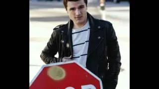 Hot photos of Josh Hutcherson!