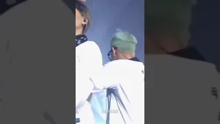 he start cry when he see his parents on her concert