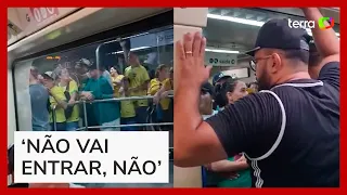 Torcedores do Corinthians impedem bolsonaristas de entrarem em metrô