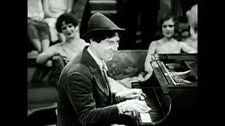 Chico, Harpo & Groucho Marx at the piano (Animal Crackers, 1930)