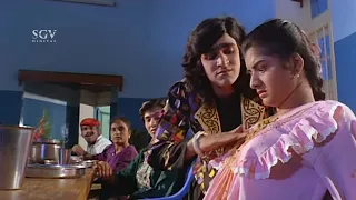 Raghanna Super Plan To Touch Prema | Comedy Scene | Aata Hudugata Kannada Movie | Mohan Juneja