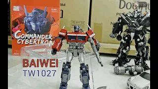Baiwei TW1027 COMMANDER CYBERTRON - Optimus PRIME - Unboxing and quick look