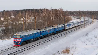 Tree locomotives for a passenger train - what the hell?! This is russian Ded Moroz travelling!