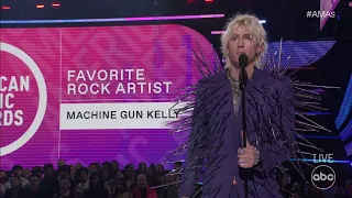 Machine Gun Kelly Accepts the 2022 AMA for Favorite Rock Artist - The American Music Awards