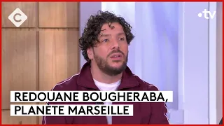 Redouane Bougheraba, l’humoriste qui remplit les stades - C à Vous - 22/12/2023