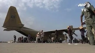 Yemen airport attacked during aid delivery