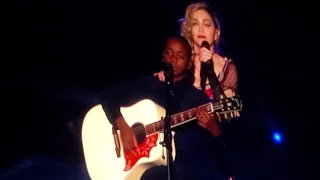 Madonna & son fils David - Redemption Song Live @ AccorHotels Arena, Paris, 2015 HD