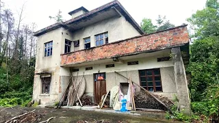 After their father dies Sister and Brother clean and renovate mother's old House