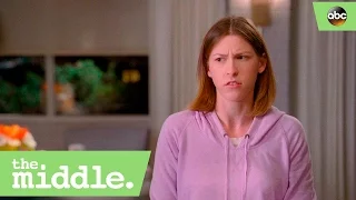 Sue Spills Lexie's Secret - The Middle 8x16