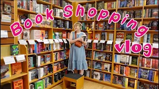 COME BOOK SHOPPING WITH ME AT MY FAV BOOKSTORE + BOOK HAUL! 📚