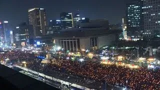 South Korea protestors demand president's removal, ferry salvage