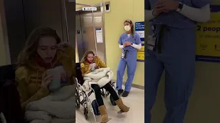 Nurse and patient sing duet together to lift each other’s spirits ❤️❤️