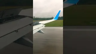 Посадка в Санкт-Петербурге в дождь (Пулково) на самолёте Boeing 737-800, авиакомпания Победа #shorts