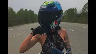 Homenaje - reina de las motocicletas, Olga Pronina