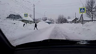Мильковчане жалуются на заваленные снегом дороги в селе