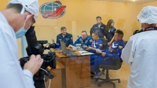 Один день из жизни космонавтов МКС-41/42 на Байконуре