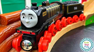 NEW Thomas and Friends Wooden Railway Toy Trains