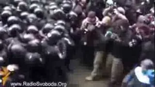 Євромайдан, Бійка на банковій Euromaidan Berkut VS Patriots