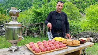 The best homemade Meat Balls | How to cook Dinner for the WHOLE Village