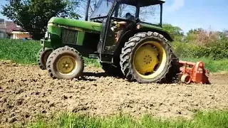 John Deere 1040 LS beim Fräsen