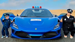 Voiture de police Ferrari avec enfants policiers et cinq enfants