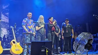 Tarja Turunen and Marko Hietala announcing the postponement of the show in Curitiba -- 10.03.2024.