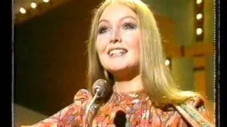 MARY HOPKIN - "Jefferson" [live on "Morecambe and Wise", 2 June 1971]