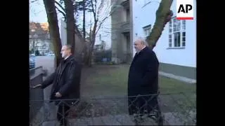 GERMANY: HELMUT  KOHL - NO COMMENT AFTER C-D-U RESIGNATION