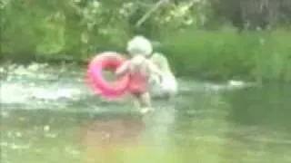 Little Girl Catches BIG Fish Video