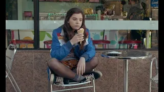 Hailee Steinfeld from The Edge of Seventeen (3) (Pantyhose scene)