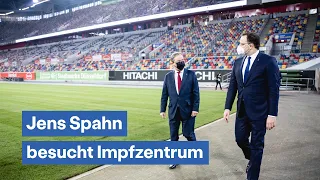 Jens Spahn besucht Impfzentrum