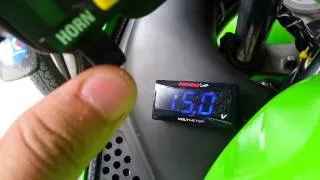 Koso voltmeter on Ninja RR with VYNX HID.