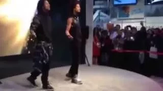 Les Twins CES 2014 Performance Huawei