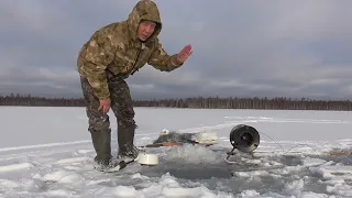 Как одному поставить сеть под льдом!