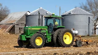 John Deere 4955 Pulling 5 Shank V Ripper