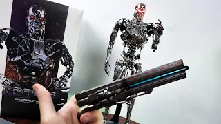 Hot Toys Terminator Genisys Endoskeleton 1/6th Scale Figure Unboxing