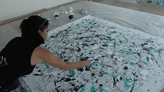 Hallie Hart, artist in Monte-Carlo painting LIVE recording for Netflix