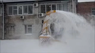 Демонстрация снегоочистителя ДЭМ-124 в реальной работе